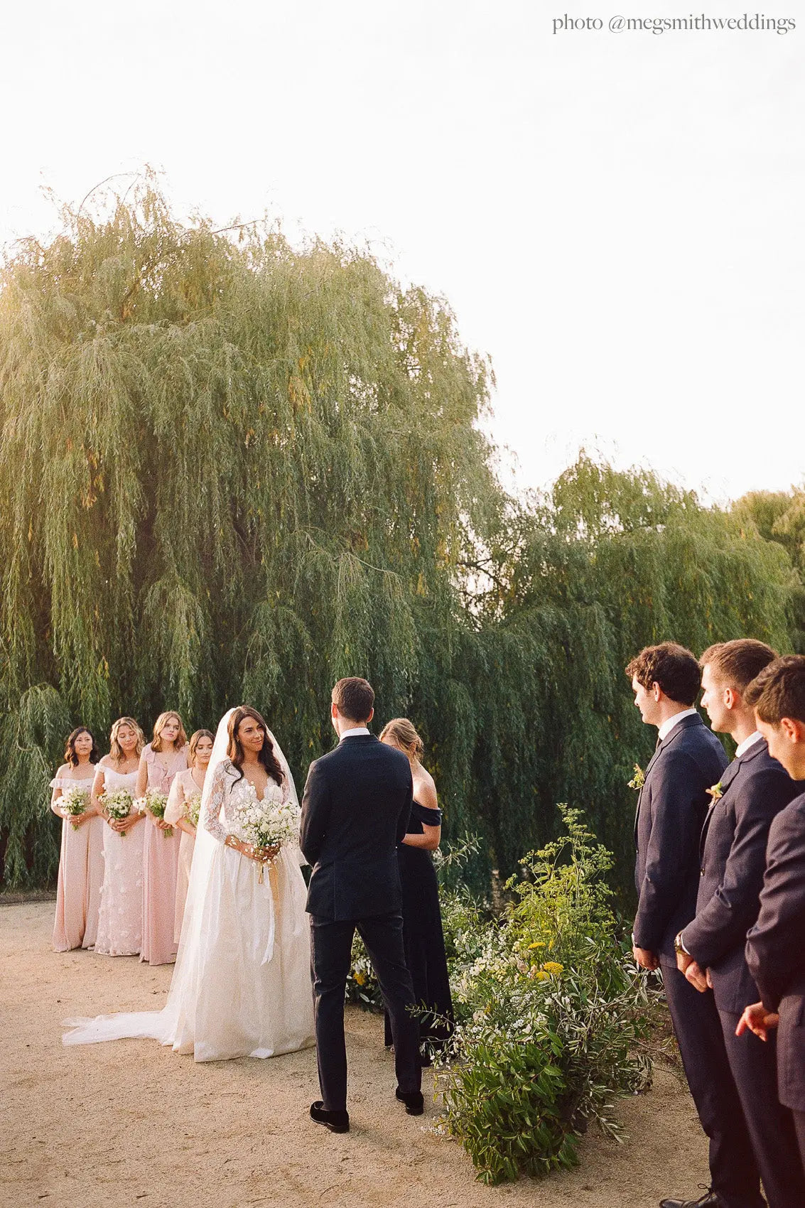Simple and romantic wedding veil made of fine white tulle.