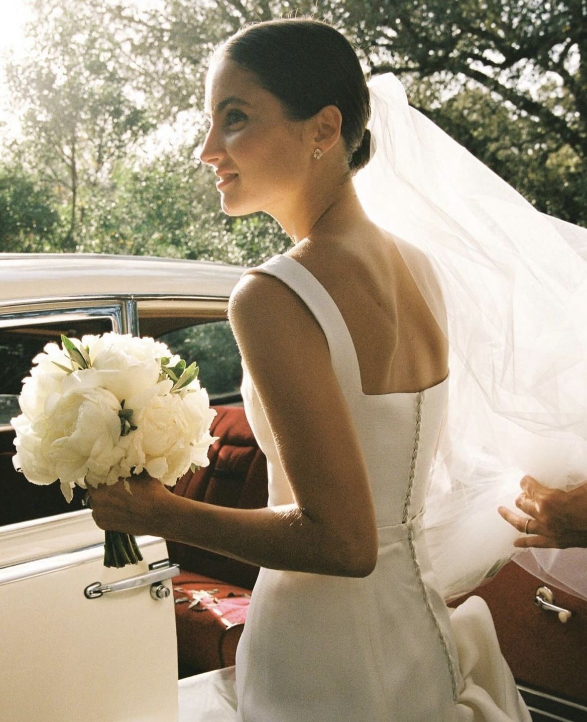 What Wedding Veil Is Best for Hair Up? A Complete Guide to Veils for Updos