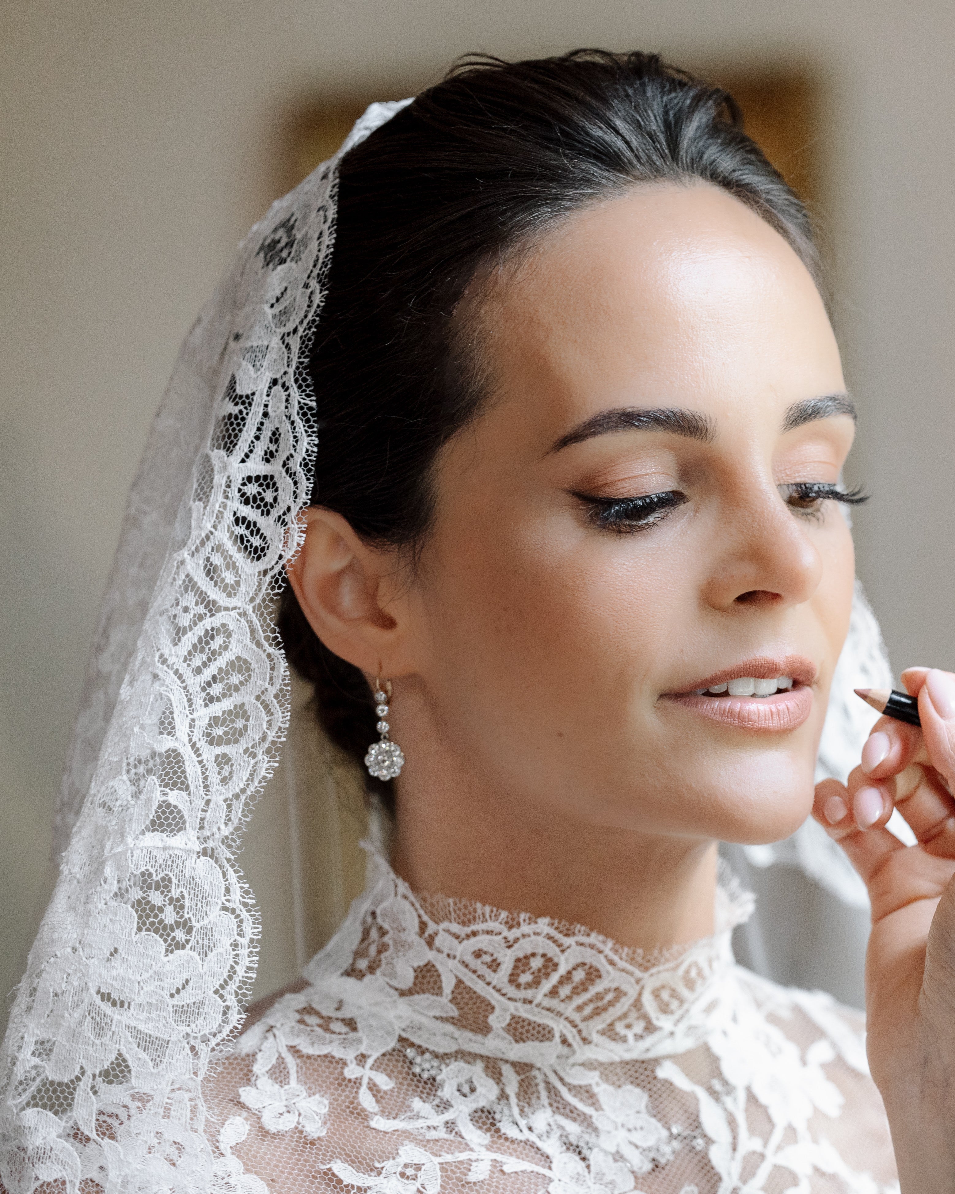 What Veil Should you Wear with a Lace Wedding Dress